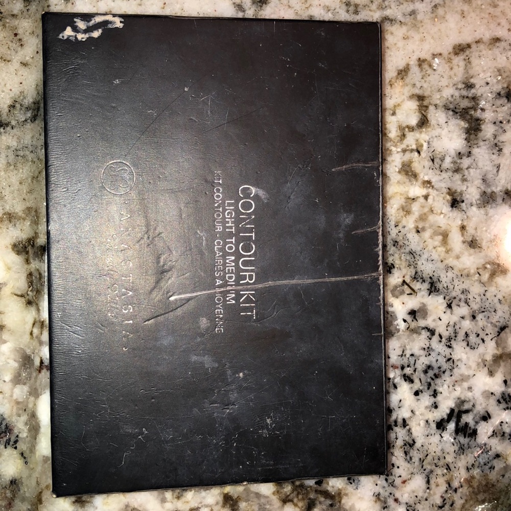 Anastasia Beverly Hills contour kit